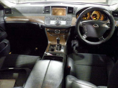 NISSAN FUGA