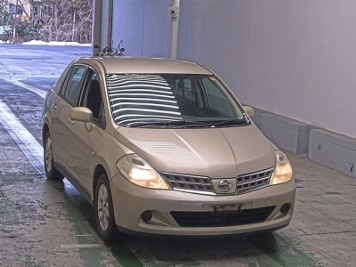 NISSAN TIIDA LATIO