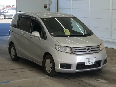HONDA FREED SPIKE
