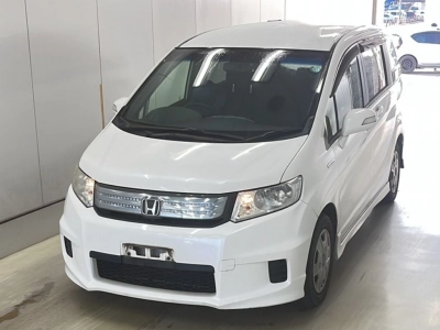 HONDA FREED SPIKE HYBRID