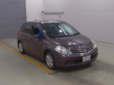 NISSAN TIIDA