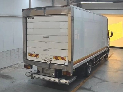 MITSUBISHI FUSO FIGHTER