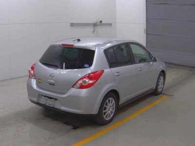NISSAN TIIDA