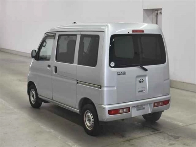 TOYOTA PIXIS VAN
