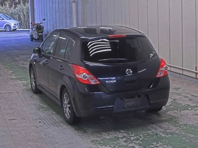 NISSAN TIIDA