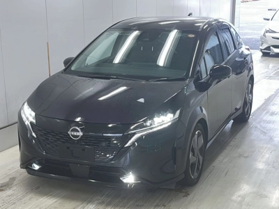 NISSAN AURA