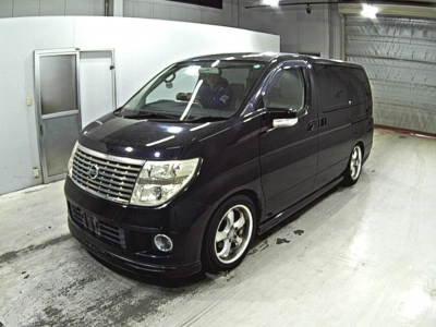 NISSAN ELGRAND