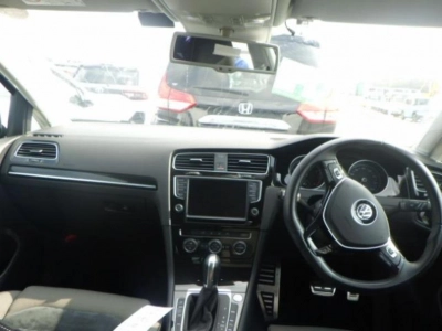 VOLKSWAGEN GOLF VARIANT