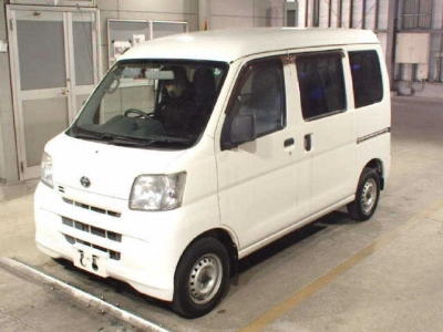 TOYOTA PIXIS VAN