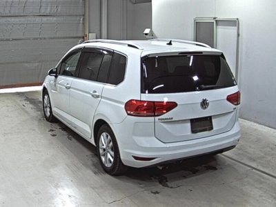 VOLKSWAGEN GOLF TOURAN