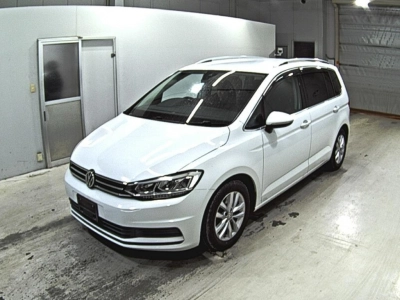 VOLKSWAGEN GOLF TOURAN