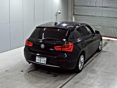BMW 1 SERIES
