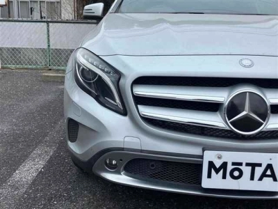 MERCEDES BENZ GLA