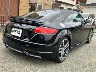 AUDI TT