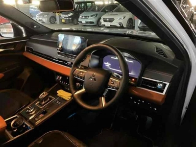 MITSUBISHI OUTLANDER PHEV