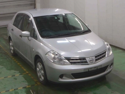 NISSAN TIIDA LATIO