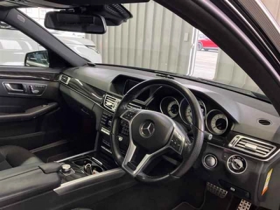 MERCEDES BENZ E CLASS