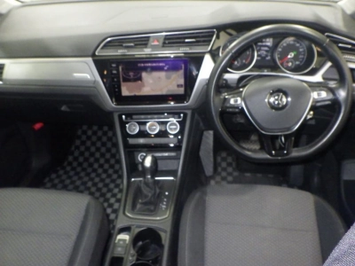 VOLKSWAGEN GOLF TOURAN