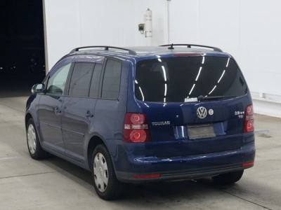 VOLKSWAGEN GOLF TOURAN