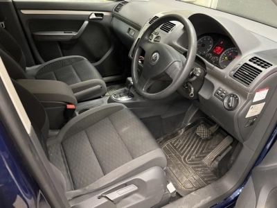 VOLKSWAGEN GOLF TOURAN