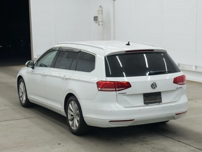 VOLKSWAGEN PASSAT VARIANT