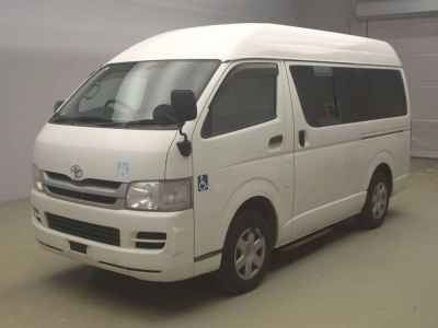 TOYOTA REGIUS VAN