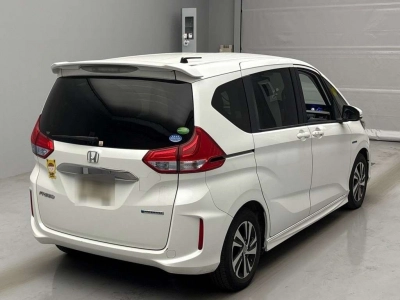 HONDA FREED HYBRID