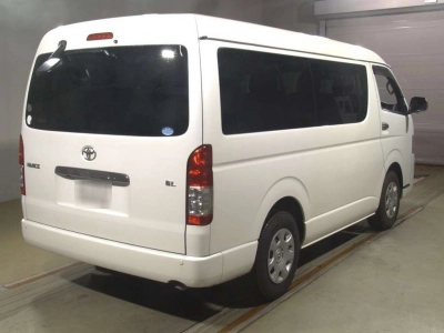 TOYOTA HIACE WAGON