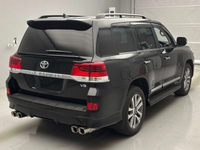 TOYOTA LAND CRUISER
