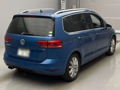 VOLKSWAGEN GOLF TOURAN