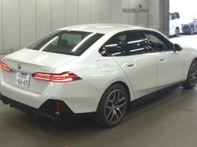 BMW 5 SERIES