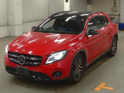 MERCEDES BENZ GLA