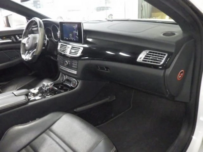 MERCEDES BENZ AMG CLS SHOOTING BRAKE