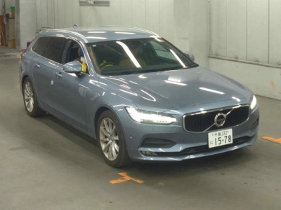 VOLVO V90