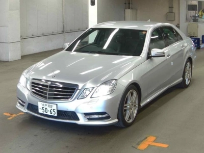 MERCEDES BENZ E CLASS