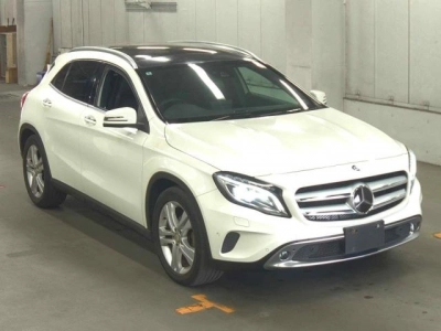 MERCEDES BENZ GLA