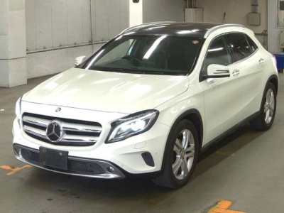 MERCEDES BENZ GLA