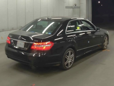 MERCEDES BENZ E CLASS