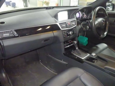 MERCEDES BENZ E CLASS