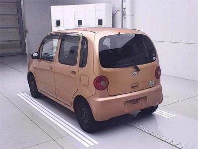 DAIHATSU MOVE LATTE