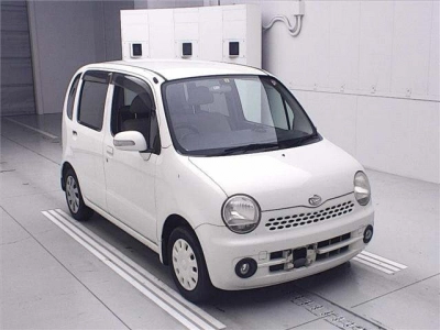 DAIHATSU MOVE LATTE