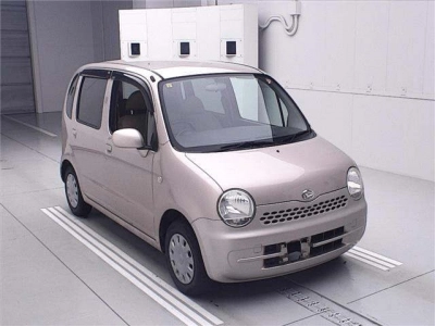 DAIHATSU MOVE LATTE