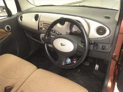 DAIHATSU MOVE LATTE