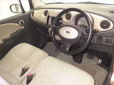 DAIHATSU MOVE LATTE