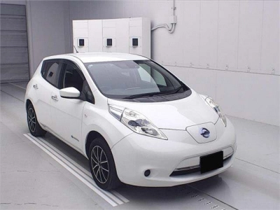 NISSAN LEAF