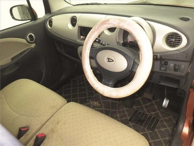 DAIHATSU MOVE LATTE