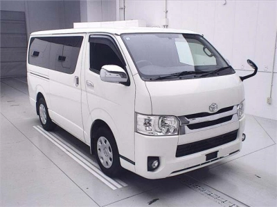 TOYOTA REGIUS ACE