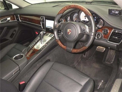 PORSCHE PANAMERA