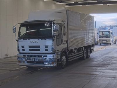 ISUZU GIGA