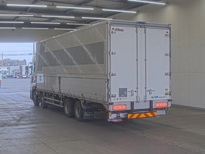 NISSAN DIESEL (UD) QUON